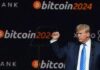Биткоин обвалился до минимума эпохи Трампа
